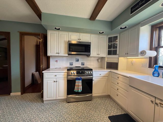 4 Carroll Cv, Forrest City, AR 72335