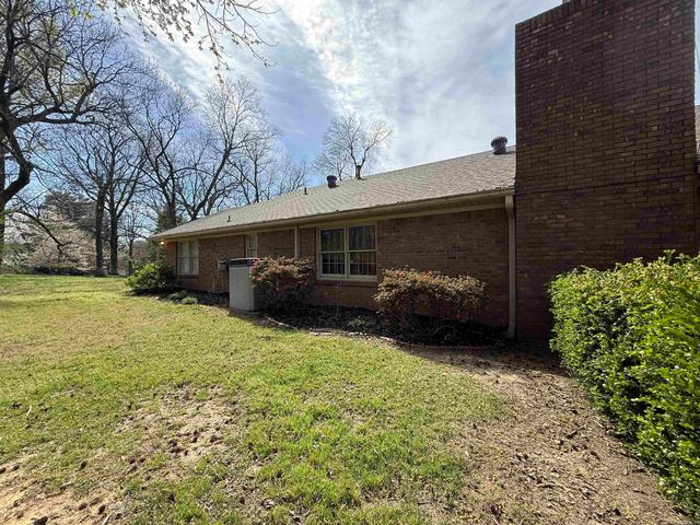 4 Carroll Cv, Forrest City, AR 72335