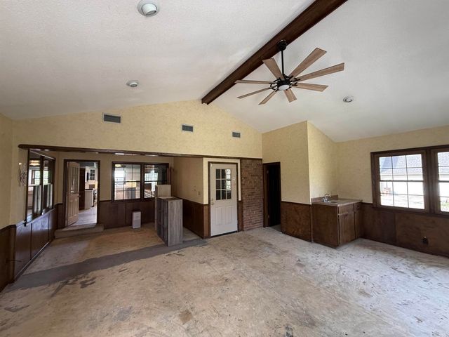 4 Carroll Cv, Forrest City, AR 72335