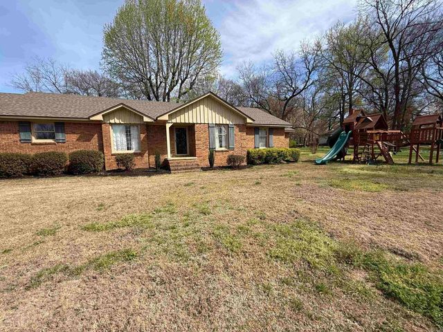 4 Carroll Cv, Forrest City, AR 72335