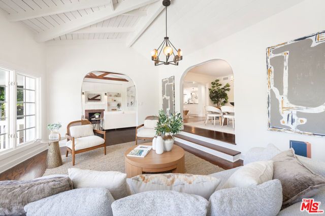 4149 Mammoth Avenue, Sherman Oaks, CA 91423