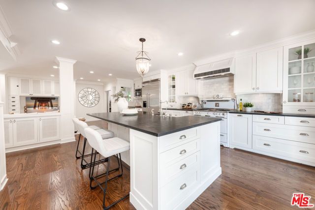 4149 Mammoth Avenue, Sherman Oaks, CA 91423