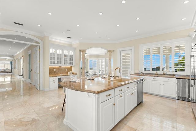 6199 54TH STREET S, St Petersburg, FL 33715