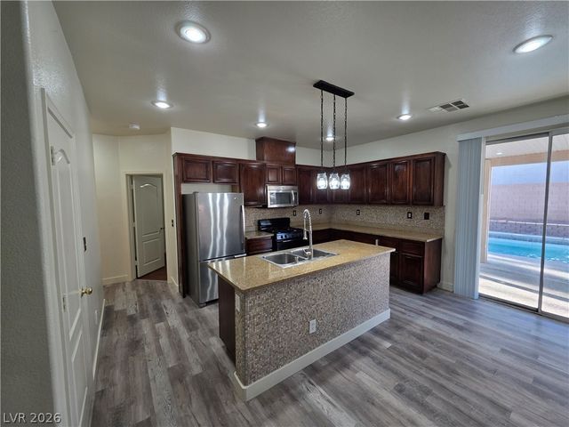 7349 Dolphine Crest Avenue, Las Vegas, NV 89129