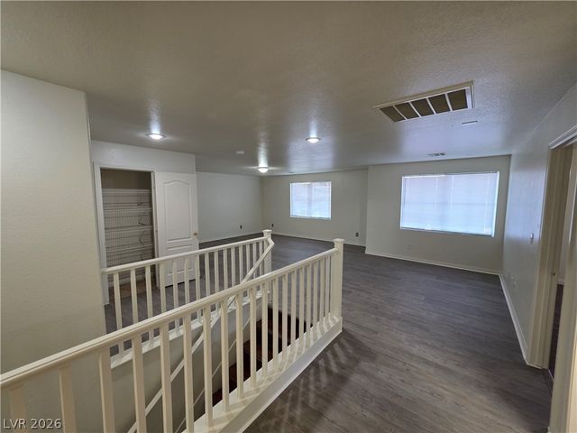7349 Dolphine Crest Avenue, Las Vegas, NV 89129