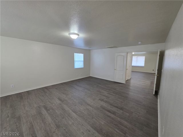 7349 Dolphine Crest Avenue, Las Vegas, NV 89129