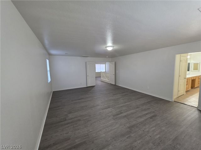 7349 Dolphine Crest Avenue, Las Vegas, NV 89129