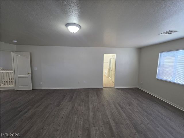 7349 Dolphine Crest Avenue, Las Vegas, NV 89129