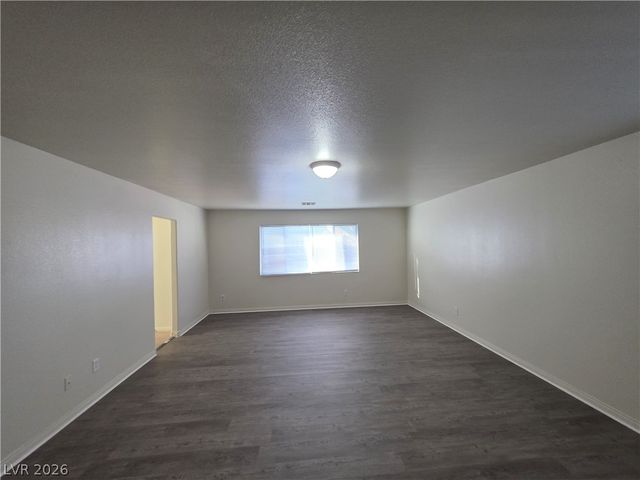 7349 Dolphine Crest Avenue, Las Vegas, NV 89129