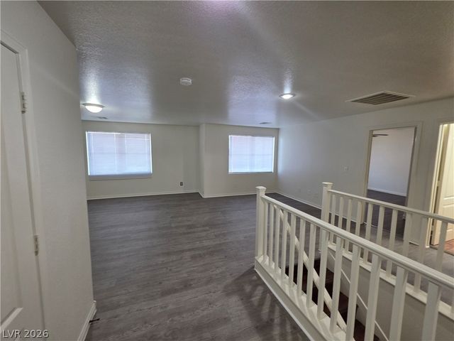7349 Dolphine Crest Avenue, Las Vegas, NV 89129