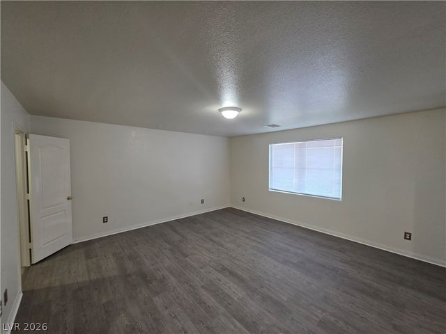 7349 Dolphine Crest Avenue, Las Vegas, NV 89129