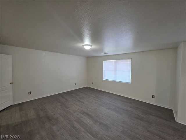 7349 Dolphine Crest Avenue, Las Vegas, NV 89129