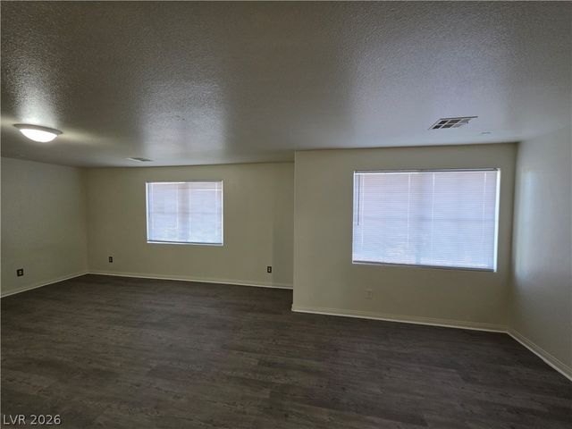 7349 Dolphine Crest Avenue, Las Vegas, NV 89129