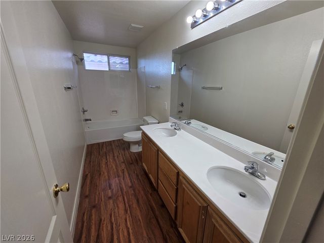 7349 Dolphine Crest Avenue, Las Vegas, NV 89129
