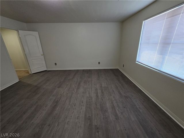 7349 Dolphine Crest Avenue, Las Vegas, NV 89129
