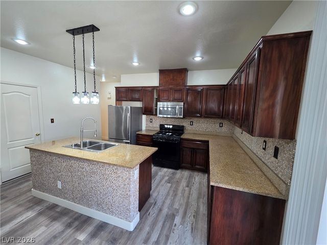 7349 Dolphine Crest Avenue, Las Vegas, NV 89129