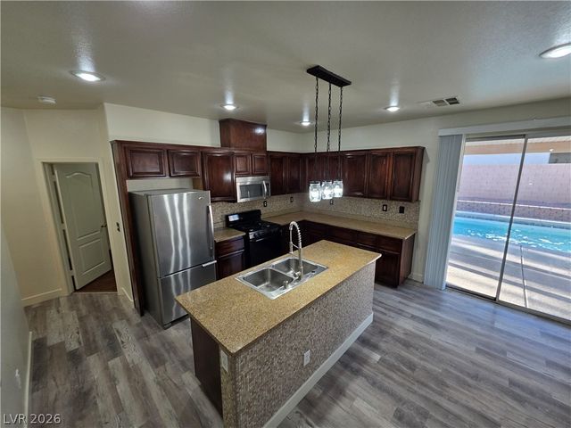 7349 Dolphine Crest Avenue, Las Vegas, NV 89129