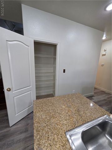 7349 Dolphine Crest Avenue, Las Vegas, NV 89129