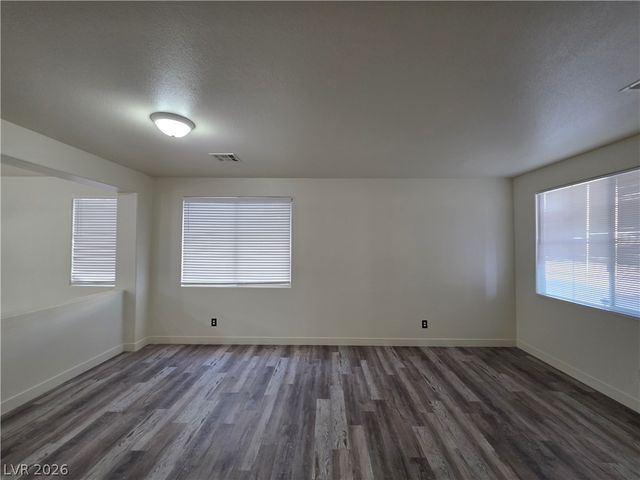 7349 Dolphine Crest Avenue, Las Vegas, NV 89129