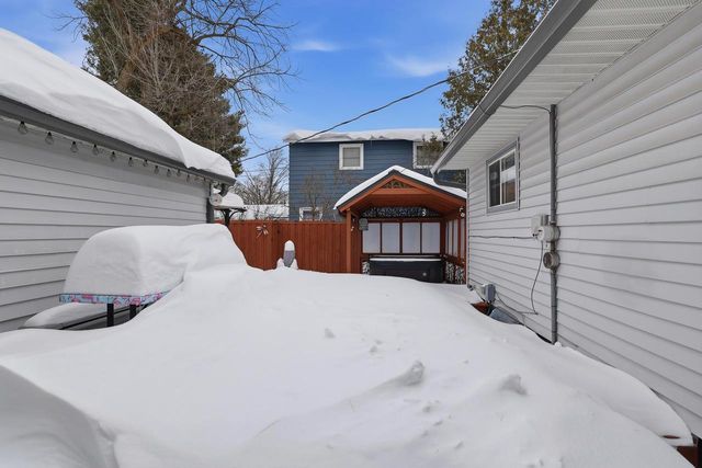 2900 DIXON STREET, Stevens Point, WI 54481