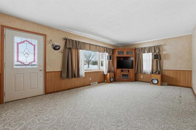 2900 DIXON STREET, Stevens Point, WI 54481