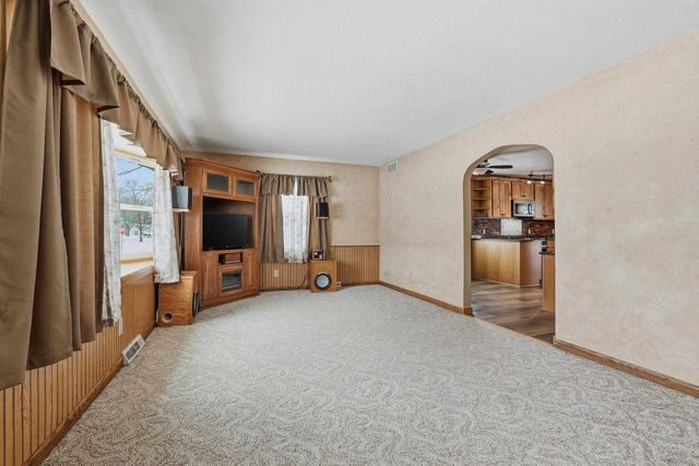 2900 DIXON STREET, Stevens Point, WI 54481