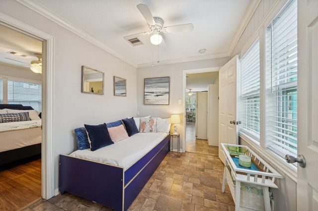 4121 Las Palmas Street, Galveston, TX 77554