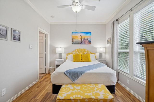 4121 Las Palmas Street, Galveston, TX 77554