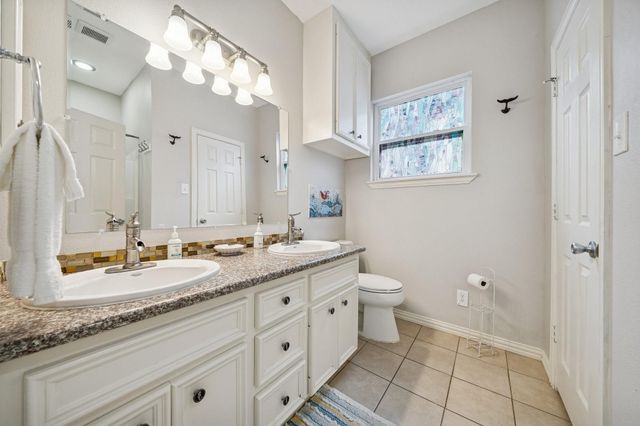 4121 Las Palmas Street, Galveston, TX 77554