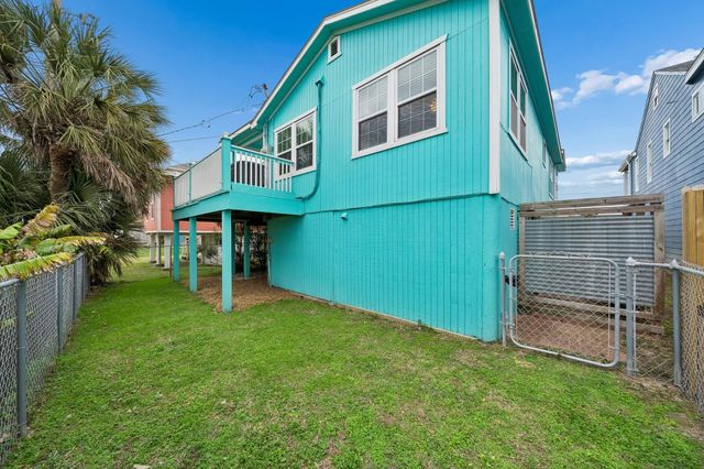 4121 Las Palmas Street, Galveston, TX 77554