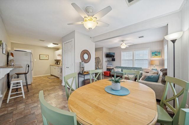 4121 Las Palmas Street, Galveston, TX 77554