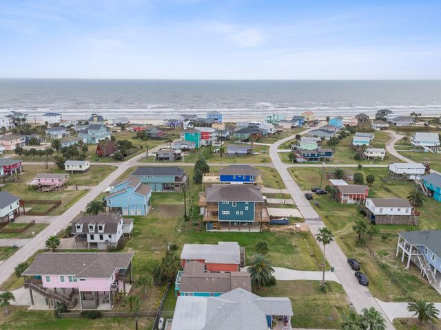 4121 Las Palmas Street, Galveston, TX 77554