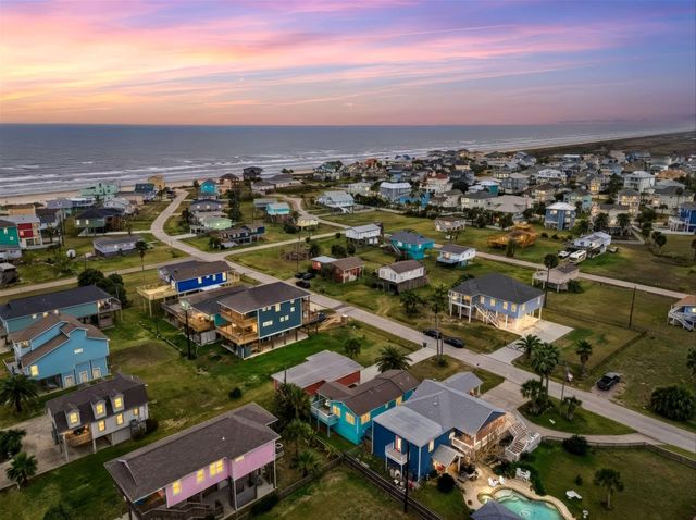4121 Las Palmas Street, Galveston, TX 77554
