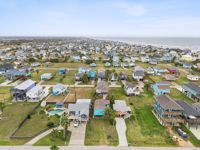 4121 Las Palmas Street, Galveston, TX 77554
