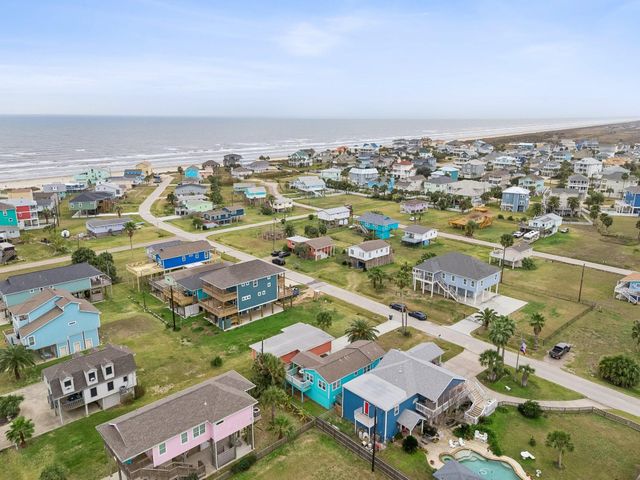 4121 Las Palmas Street, Galveston, TX 77554