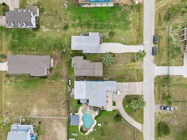 4121 Las Palmas Street, Galveston, TX 77554