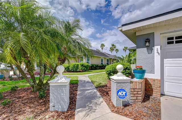 9815 GINGERWOOD DRIVE, Tampa, FL 33626