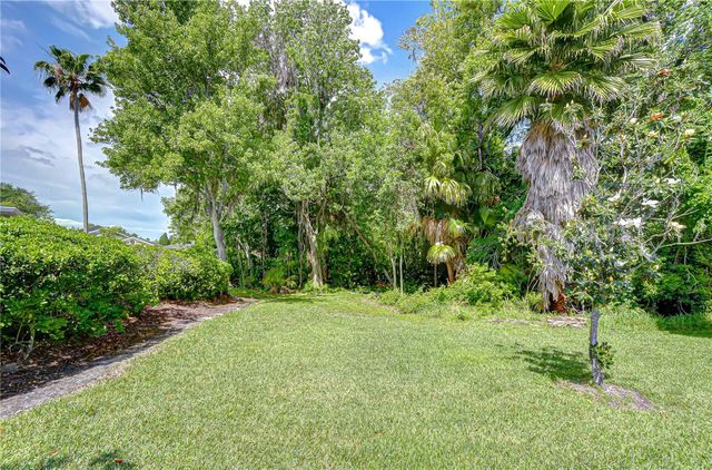 9815 GINGERWOOD DRIVE, Tampa, FL 33626