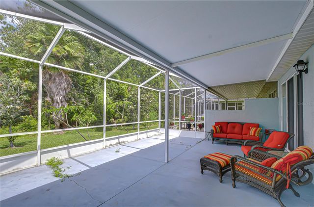 9815 GINGERWOOD DRIVE, Tampa, FL 33626