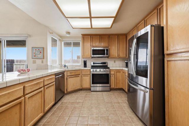 4923 Shady Leaf Way, Sacramento, CA 95838