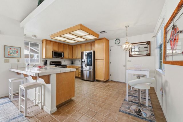 4923 Shady Leaf Way, Sacramento, CA 95838