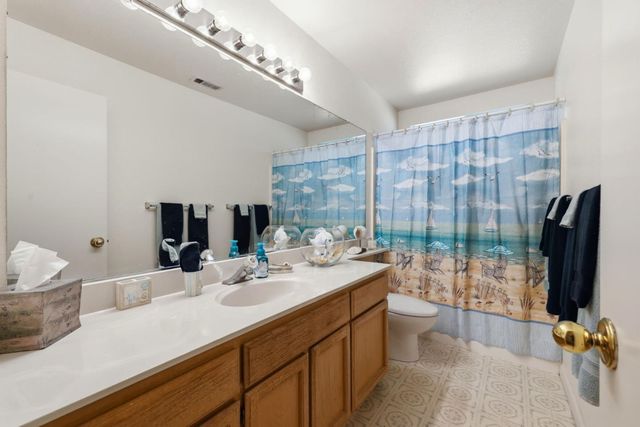 4923 Shady Leaf Way, Sacramento, CA 95838