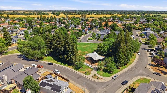 4923 Shady Leaf Way, Sacramento, CA 95838