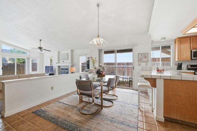 4923 Shady Leaf Way, Sacramento, CA 95838