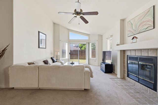 4923 Shady Leaf Way, Sacramento, CA 95838