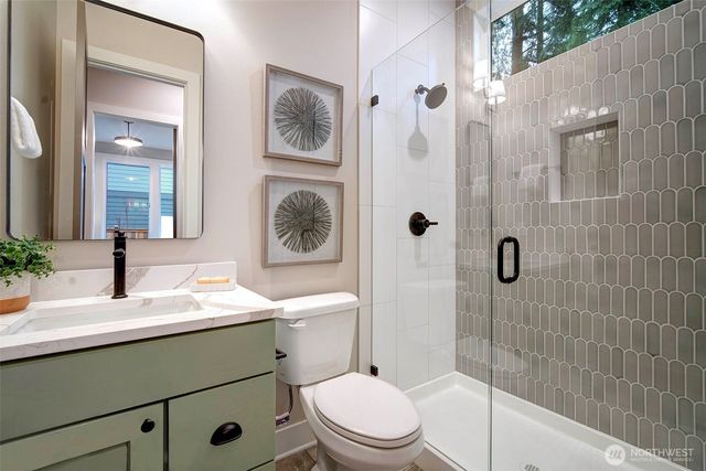 12813 NE 65th Lane, Kirkland, WA 98033