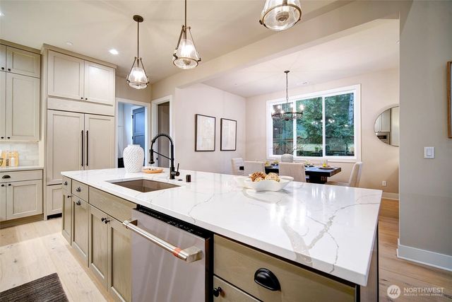 12813 NE 65th Lane, Kirkland, WA 98033