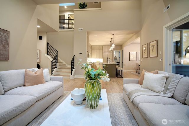 12813 NE 65th Lane, Kirkland, WA 98033