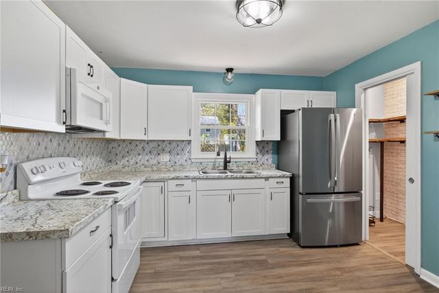 107 Glenn CIR, Williamsburg, VA 23185