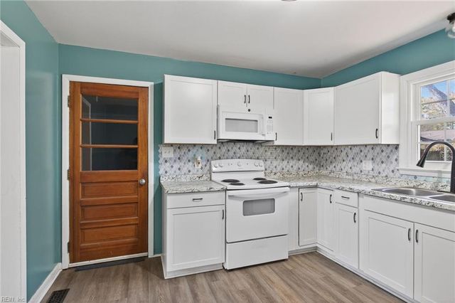 107 Glenn CIR, Williamsburg, VA 23185